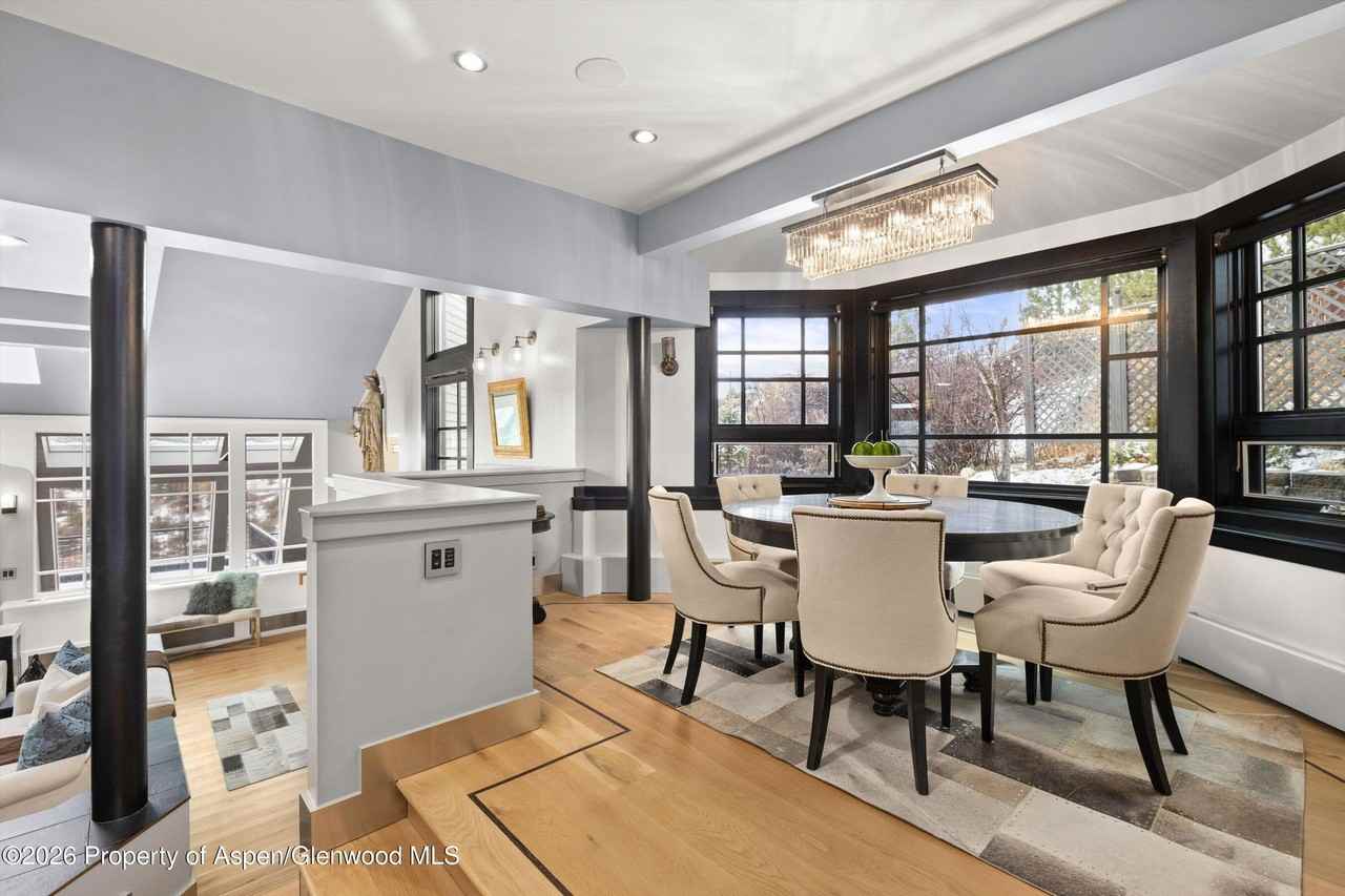 1325 Gateway Rd - Photo 7 of 29