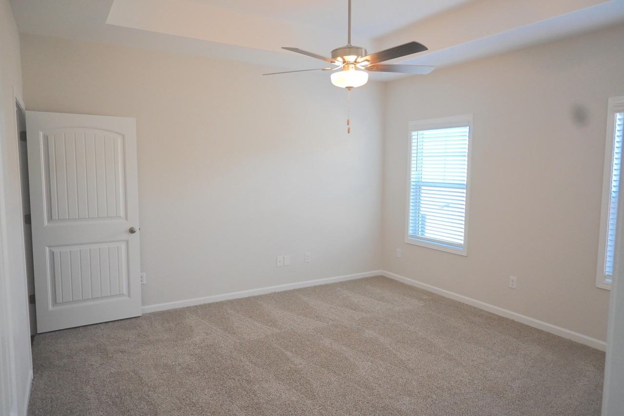 983 Manitou Cir - Photo 2 of 17