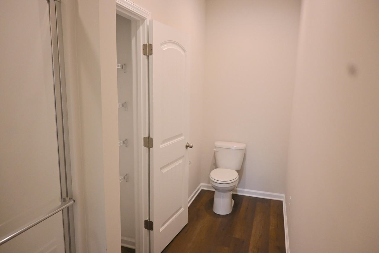 983 Manitou Cir - Photo 3 of 17