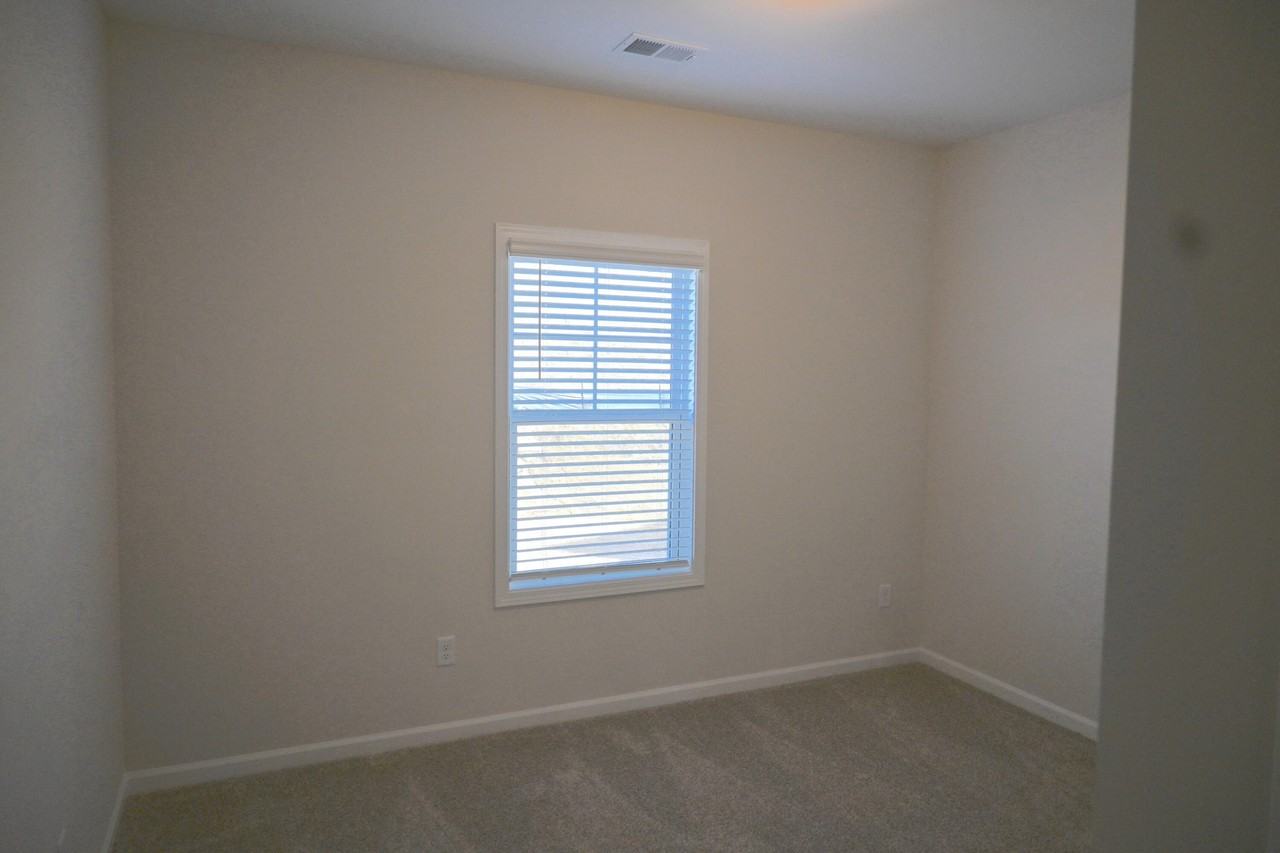 983 Manitou Cir - Photo 6 of 17