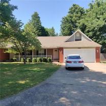 2082 E Farr Ln - Photo 1 of 1