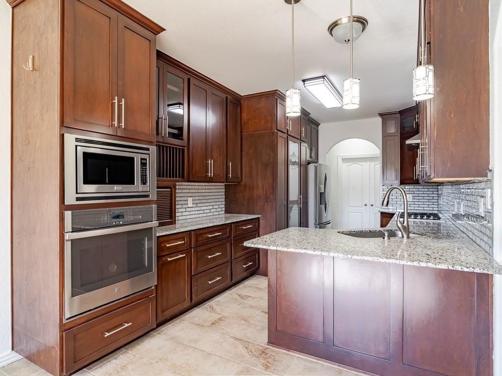 2806 Se 3rd St - Photo 7 of 26