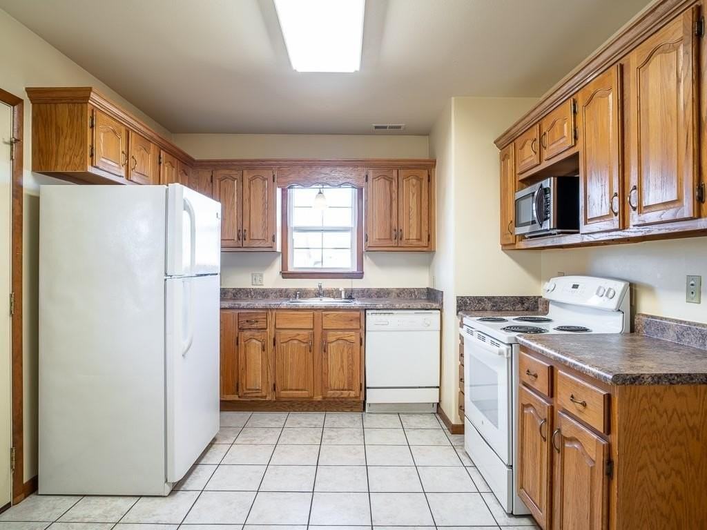 1702 W Cypress St - Photo 6 of 23