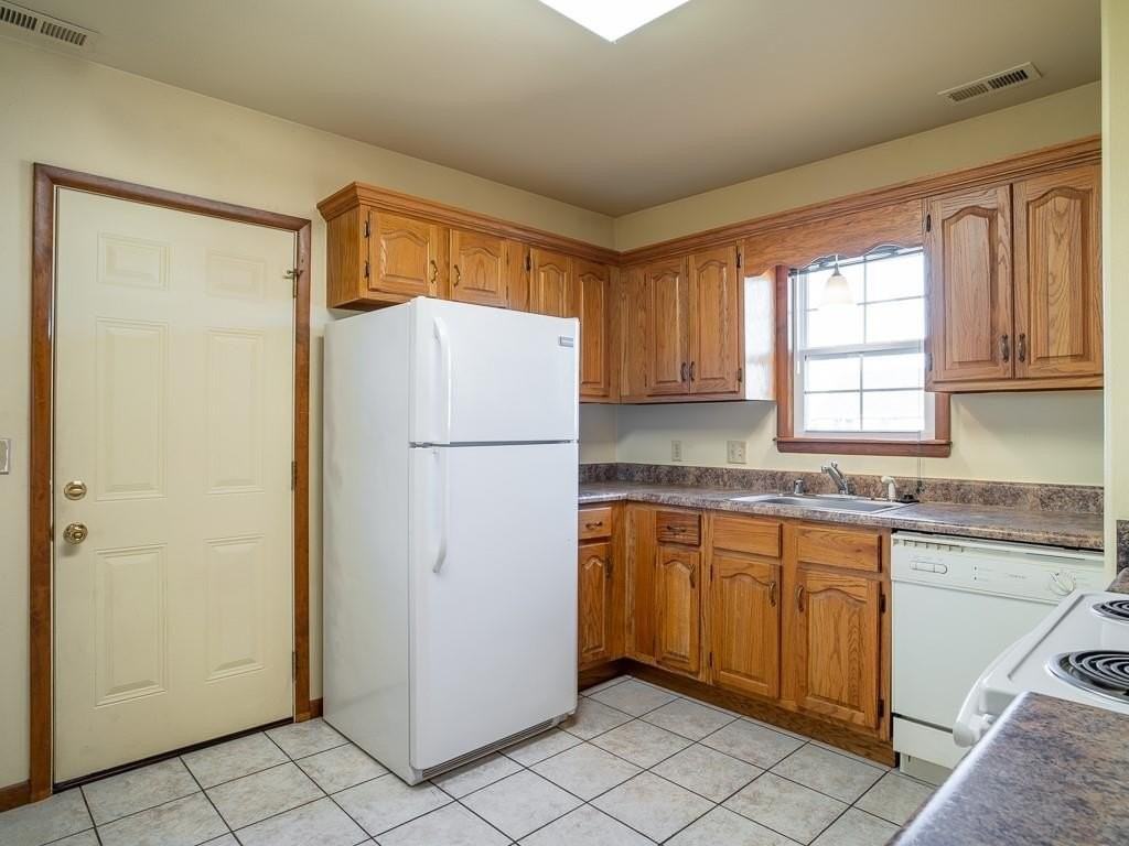 1702 W Cypress St - Photo 7 of 23