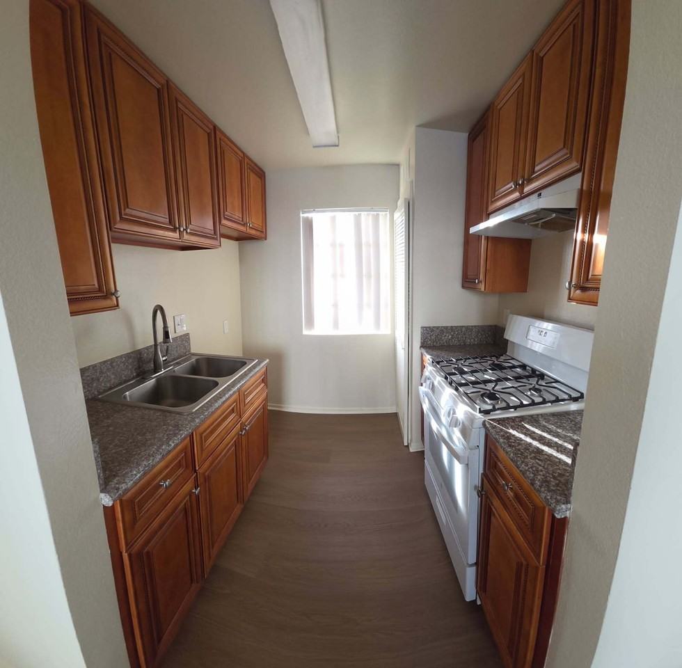 1586 Yosemite Dr. - Photo 6 of 20