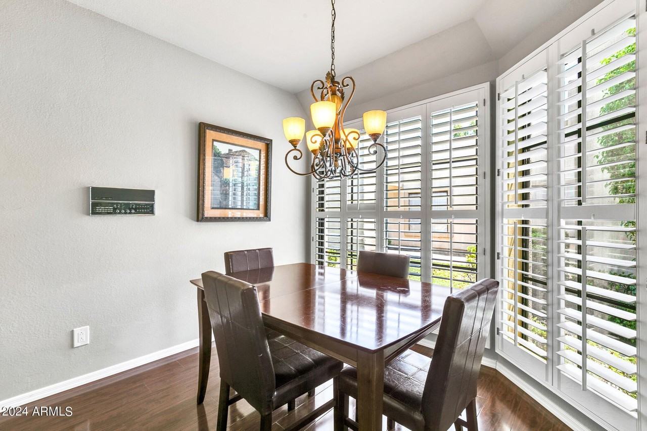 8889 E Meadow Hill Dr - Photo 4 of 38