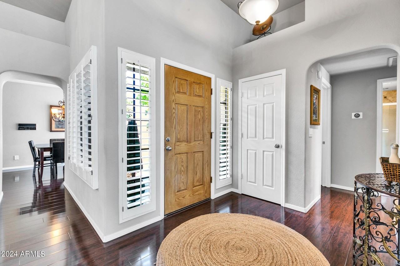 8889 E Meadow Hill Dr - Photo 5 of 38