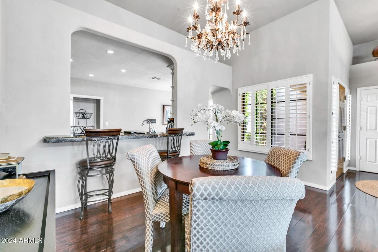 8889 E Meadow Hill Dr - Photo 6 of 38