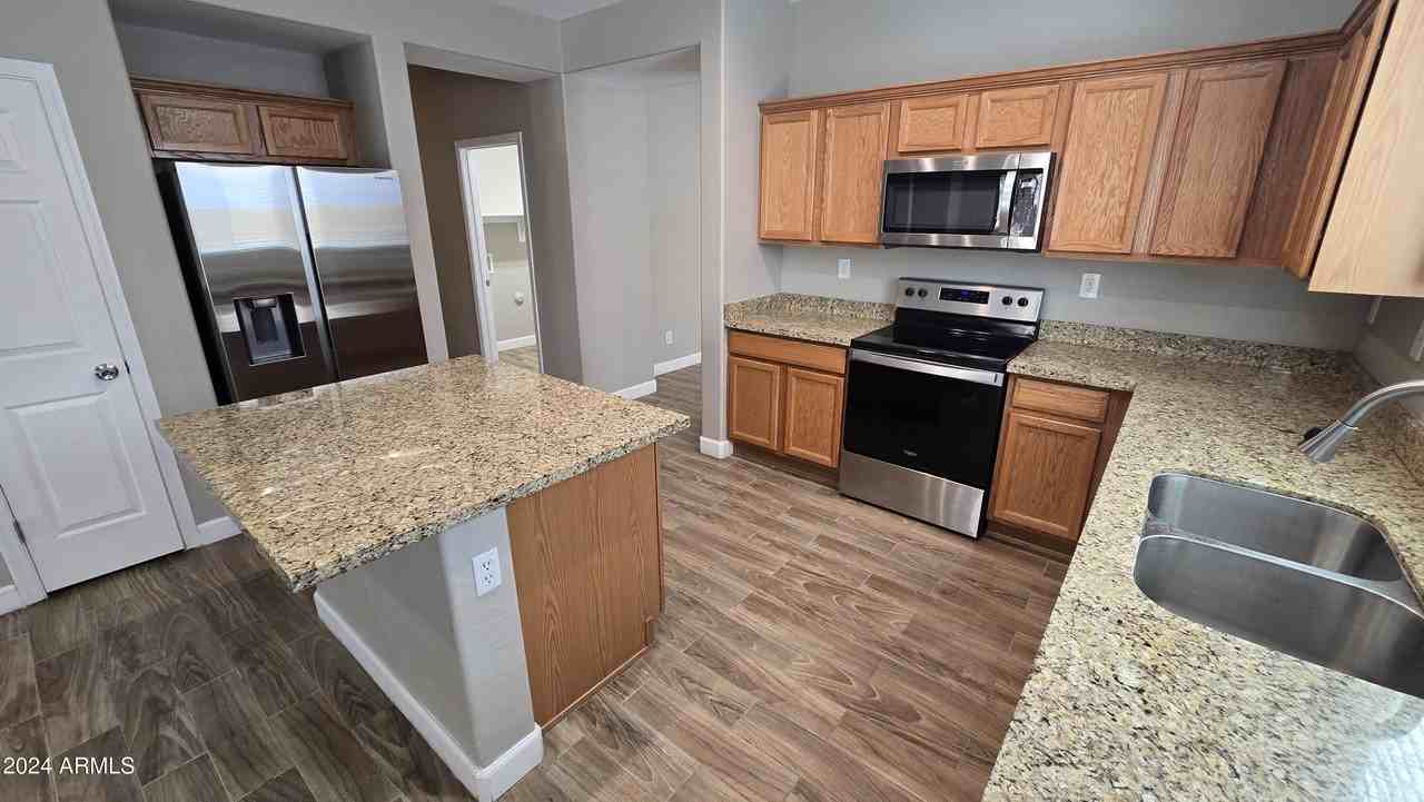 1928 W St Exupery Dr - Photo 2 of 32