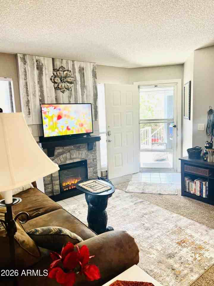 2700 S White Mountain Rd Apt 1126 #1126 - Photo 5 of 32