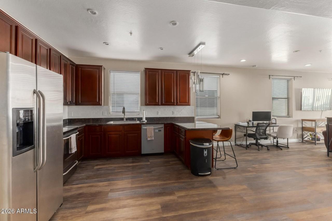 610 E Roosevelt St #134 - Photo 7 of 29