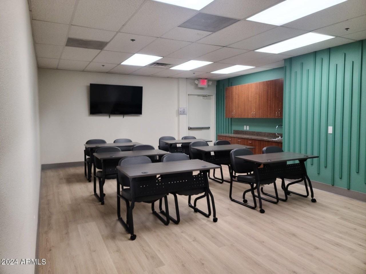 4220 N 20th Ave - Photo 5 of 7