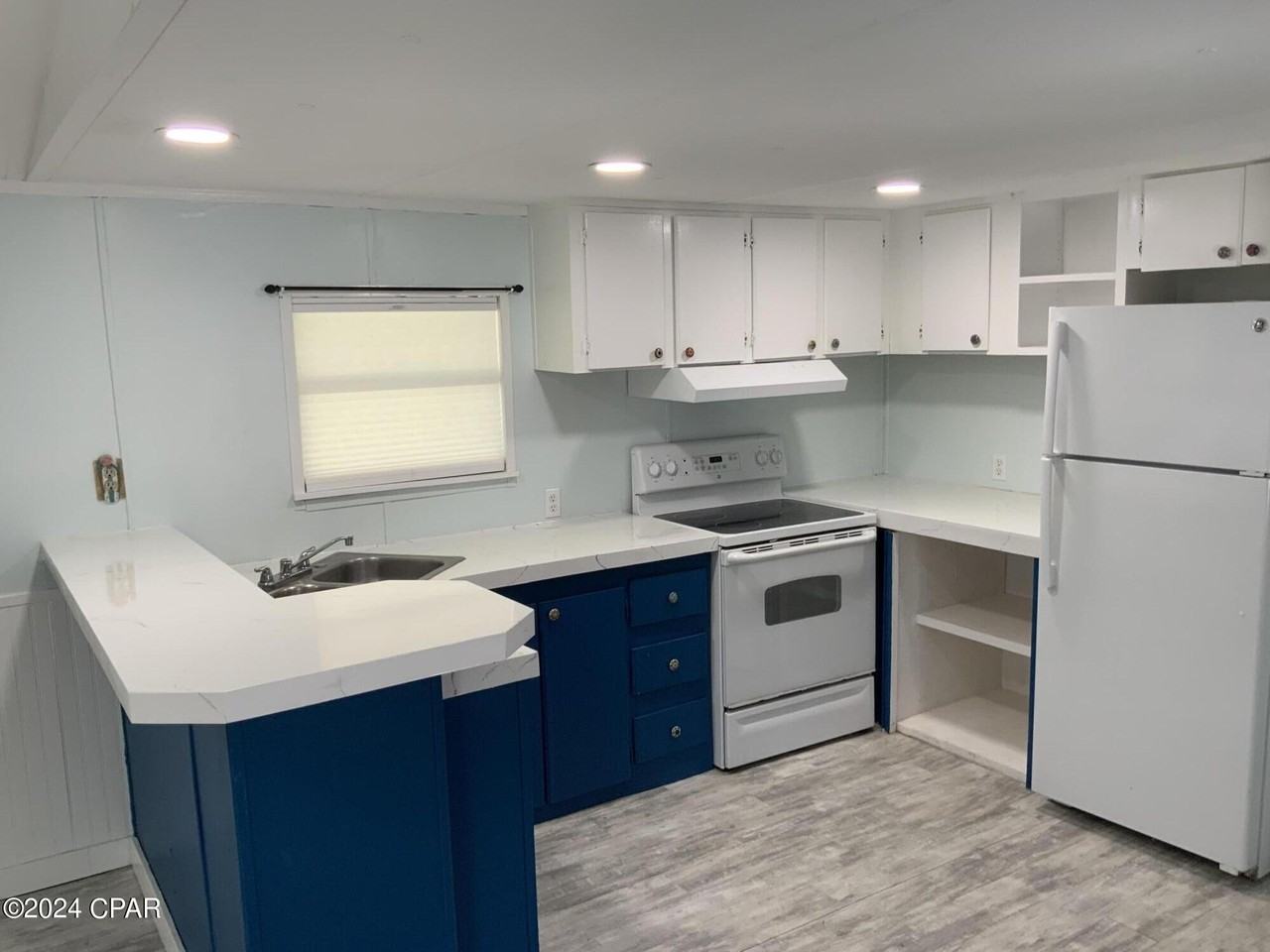 7125 Beachwood Blvd - Photo 4 of 15