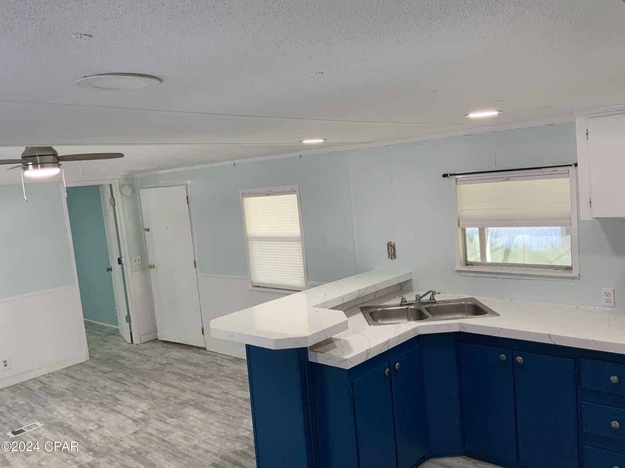 7125 Beachwood Blvd - Photo 7 of 15