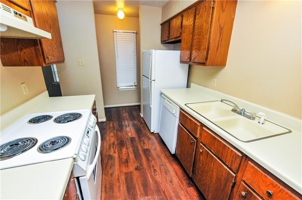 1805 Woodsman Dr #C - Photo 5 of 10