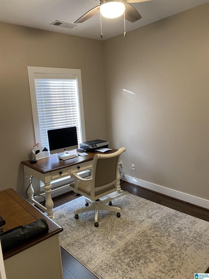 203 Kingston Ct - Photo 3 of 14