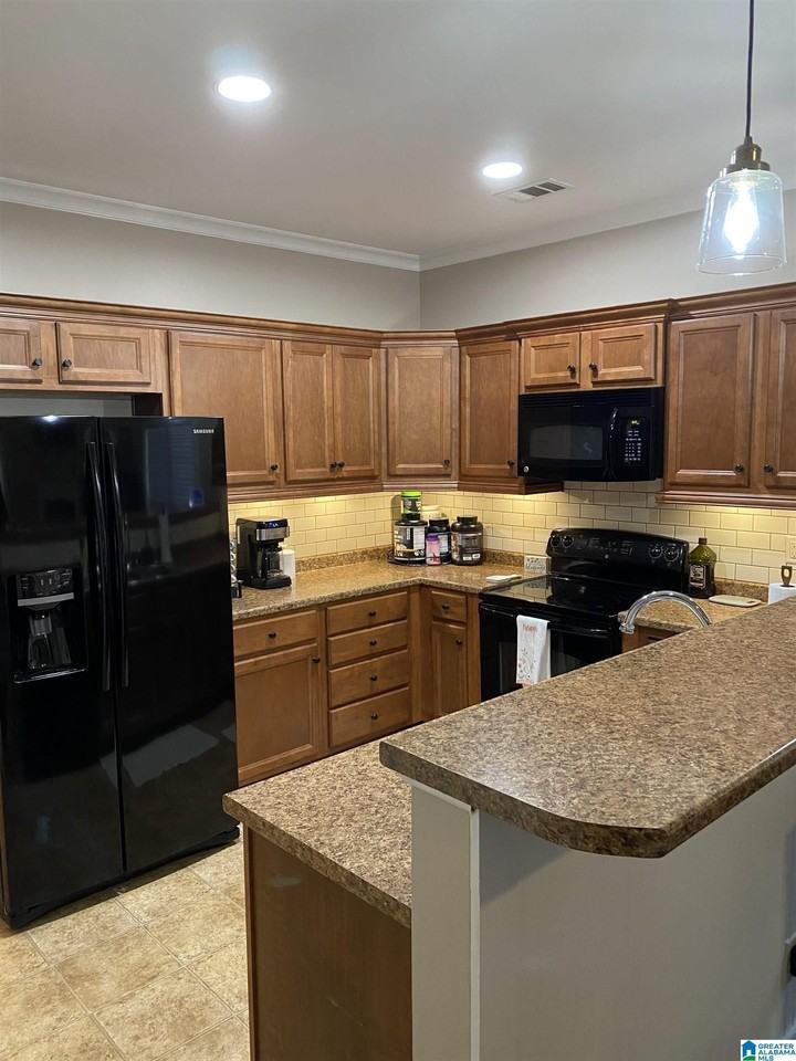 203 Kingston Ct - Photo 5 of 14