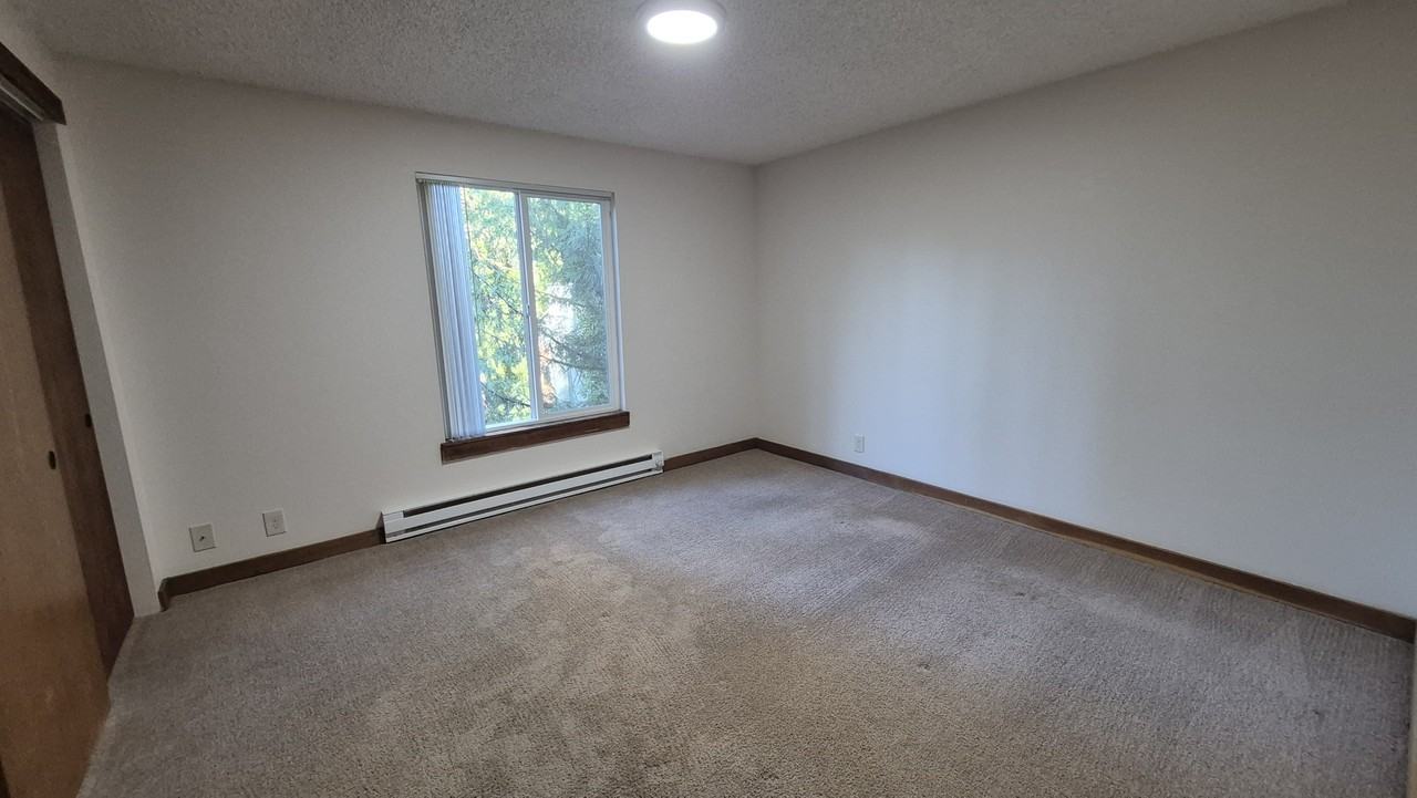 Multnomah Woods - Photo 6 of 43