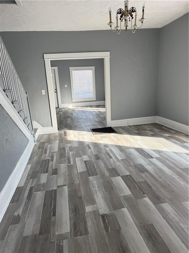 247 Princeton Ave - Photo 2 of 19