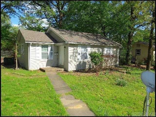 901 S Harrison St - Photo 2 of 14