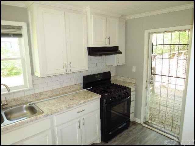 901 S Harrison St - Photo 4 of 14