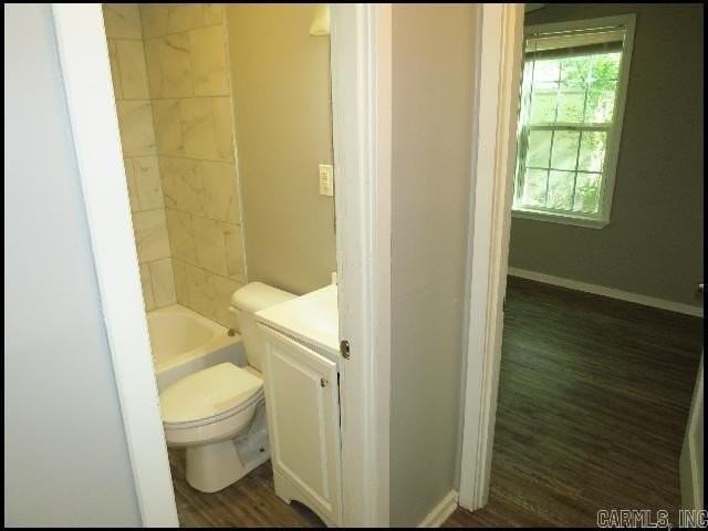 901 S Harrison St - Photo 7 of 14