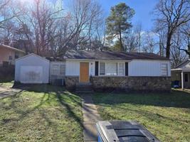 featured image of 300 W 33rd Pl