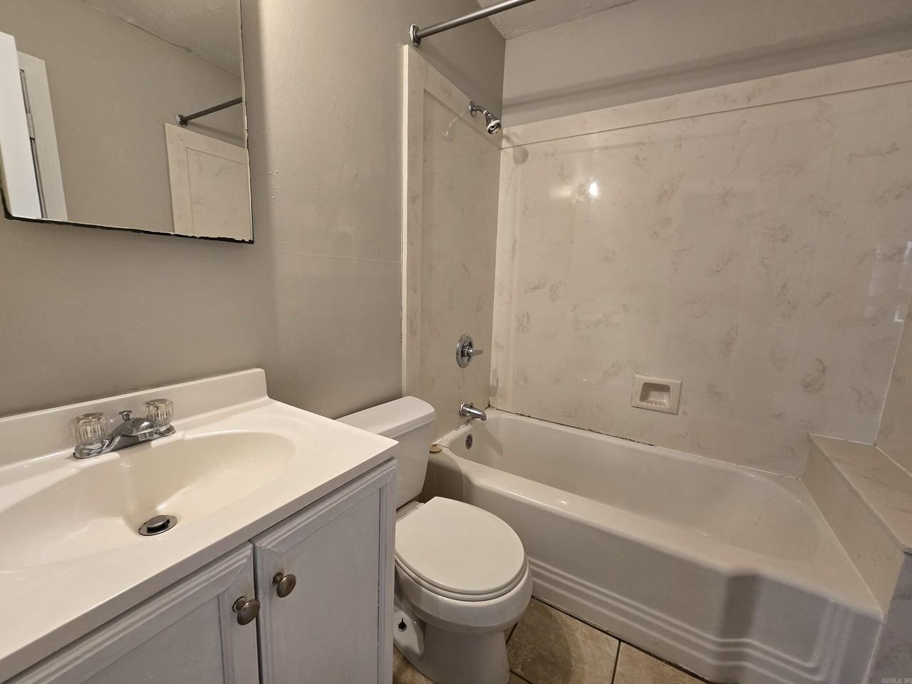 300 W 33rd Pl - Photo 4 of 9