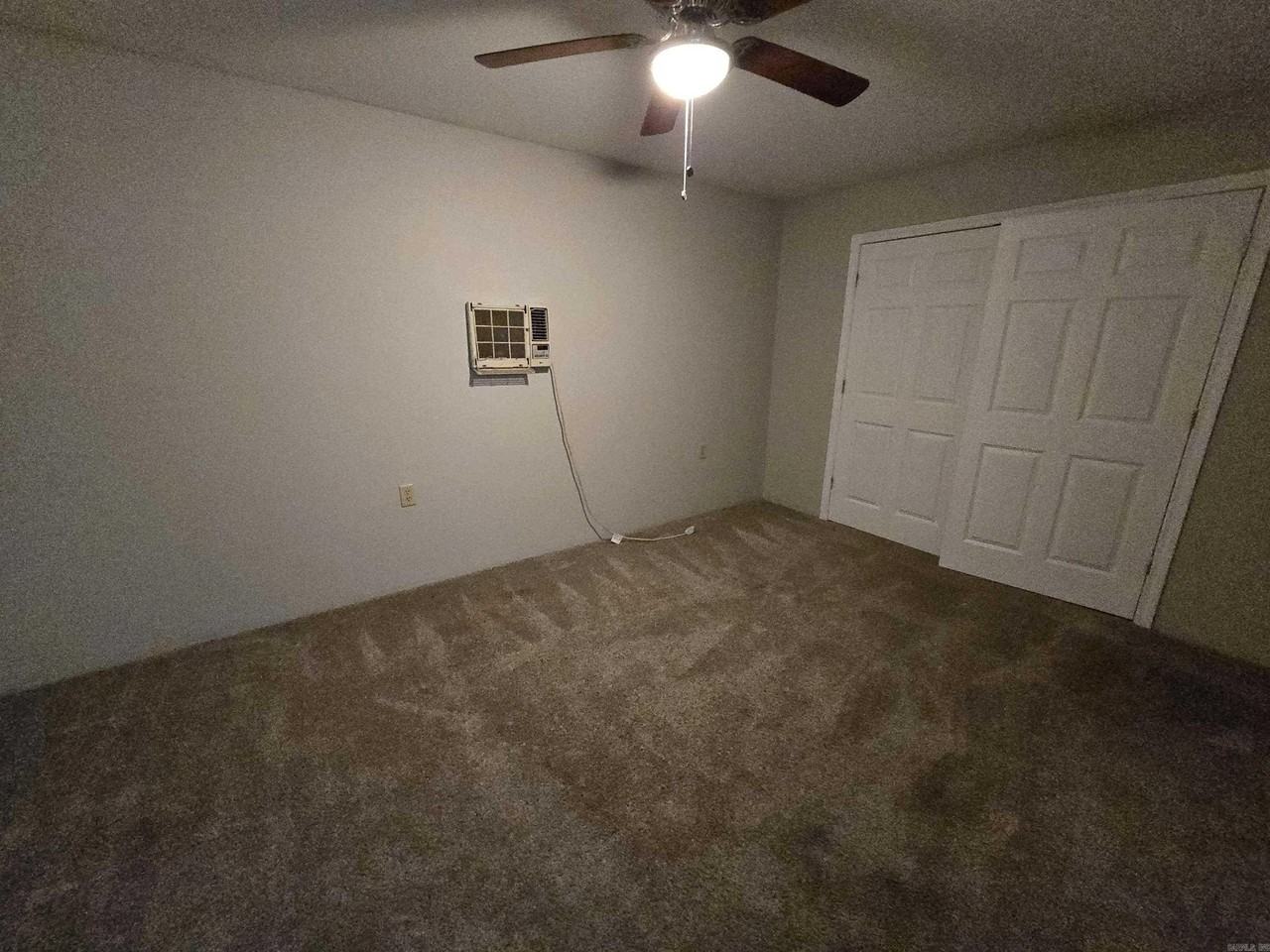 300 W 33rd Pl - Photo 7 of 9