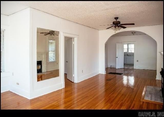 312 Barton St Unit A - Photo 6 of 18