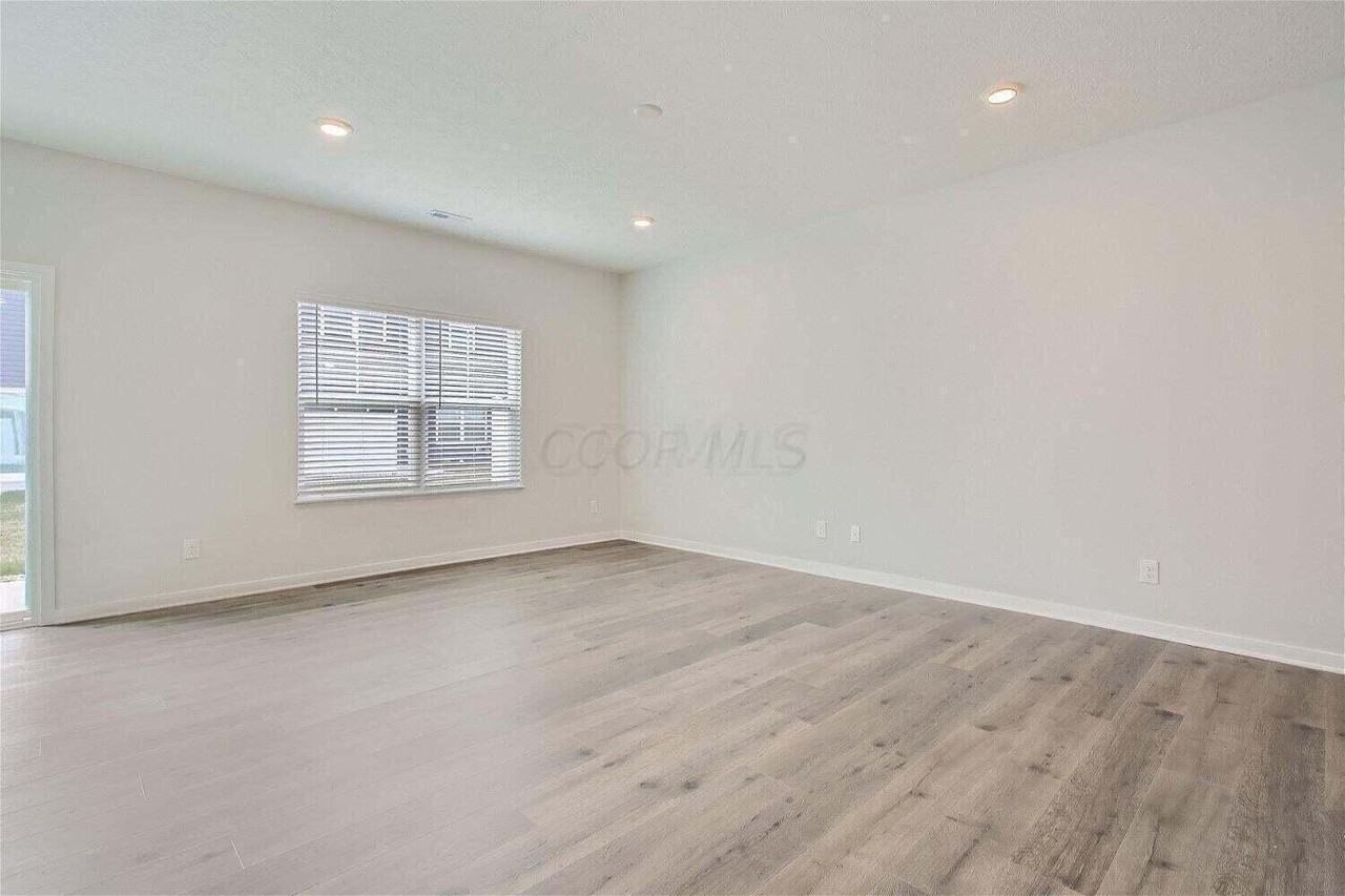 6371 Marinelli Dr N - Photo 7 of 27