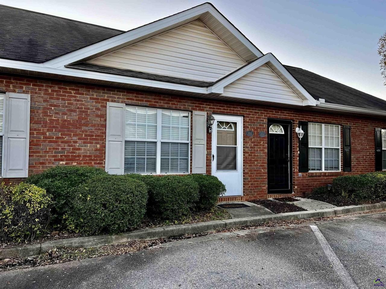 256 Katelyn Cir - Photo 2 of 18