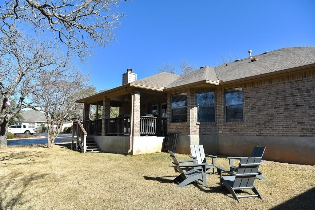 201 Bending Oaks Trl - Photo 2 of 29