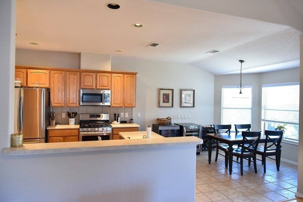 201 Bending Oaks Trl - Photo 5 of 29