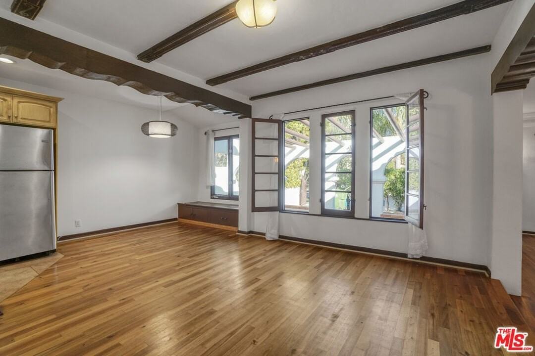 449 N Sweetzer Ave - Photo 7 of 35