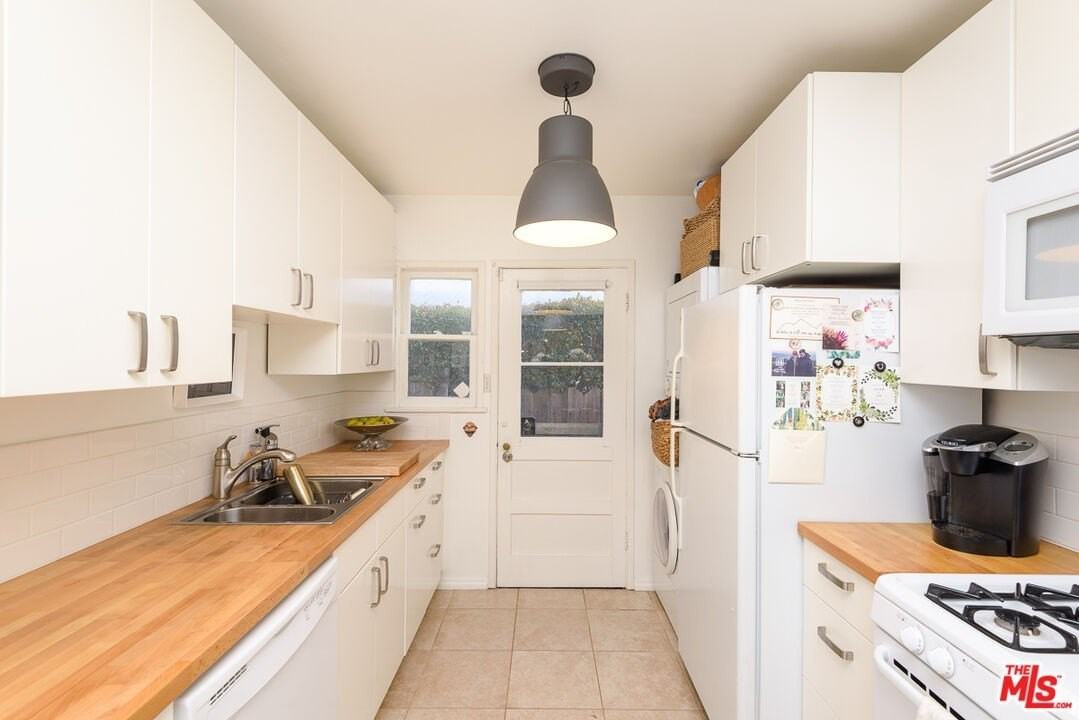 11421 Burnham St - Photo 6 of 12