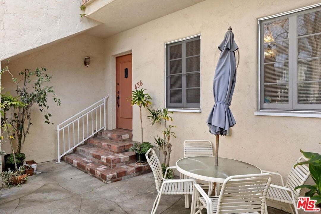 436 S Rexford Dr - Photo 2 of 15