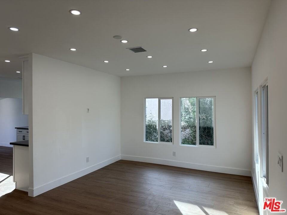 1862 W 25th St - Photo 2 of 10