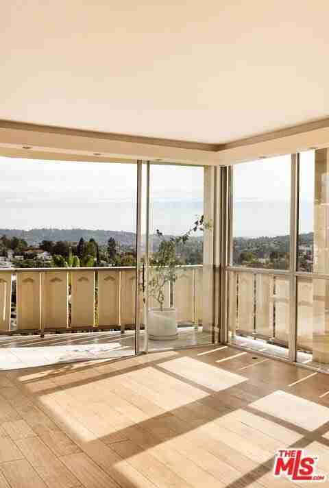 4411 Los Feliz Blvd Apt 907 #907 - Photo 2 of 17