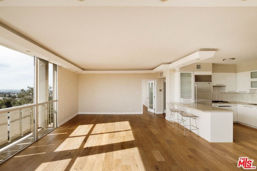 4411 Los Feliz Blvd Apt 907 #907 - Photo 6 of 17