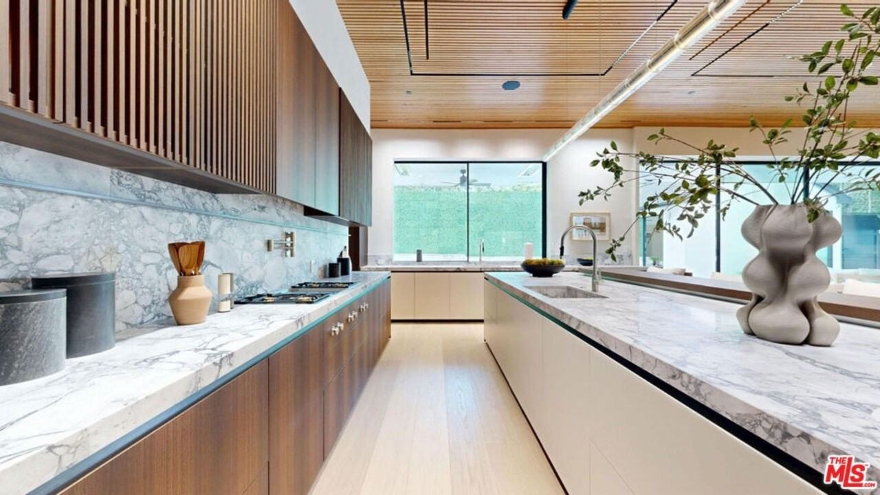 12227 Tweed Ln - Photo 5 of 37