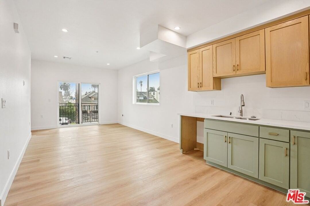 1185 Leighton Ave Unit 1/2 #1-2 - Photo 4 of 44