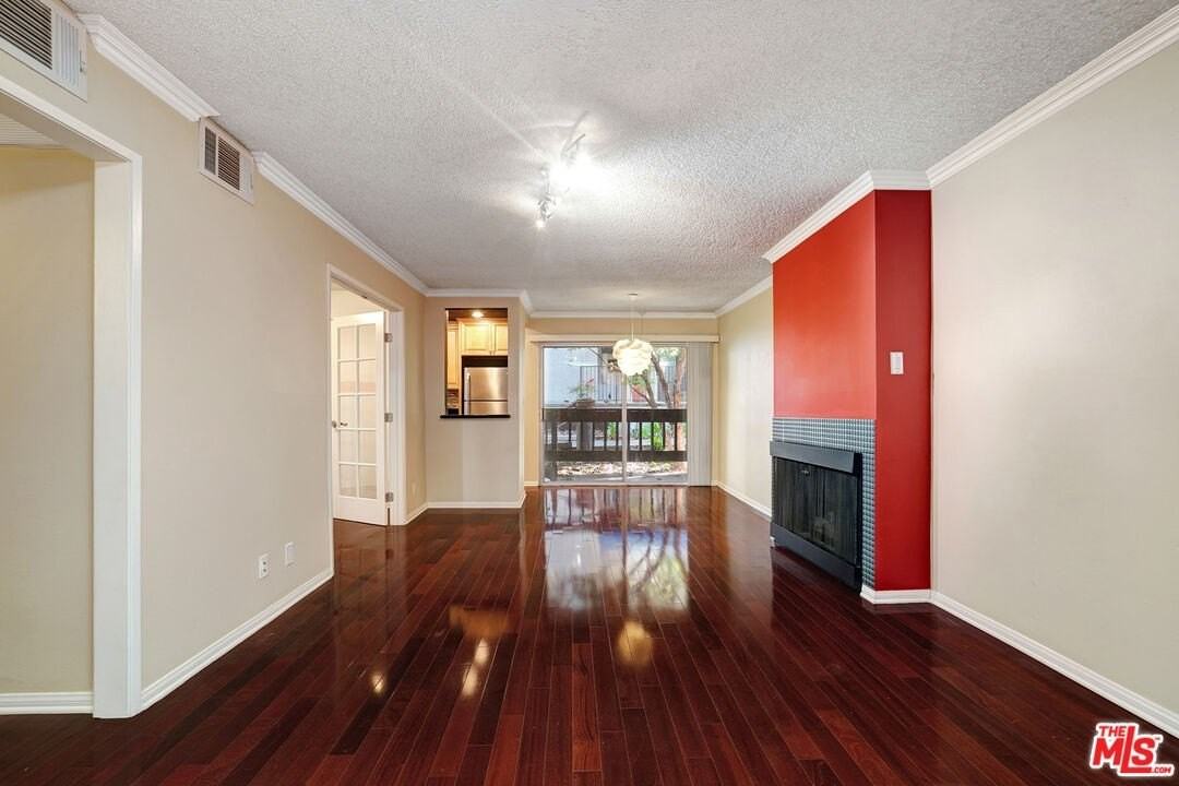 9103 Summertime Ln - Photo 6 of 36