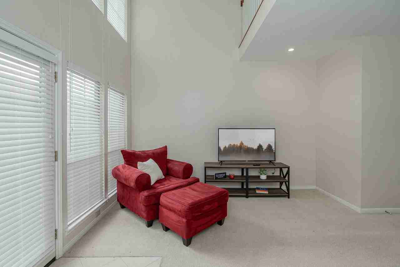 Royal Lane 9910 - Photo 2 of 34