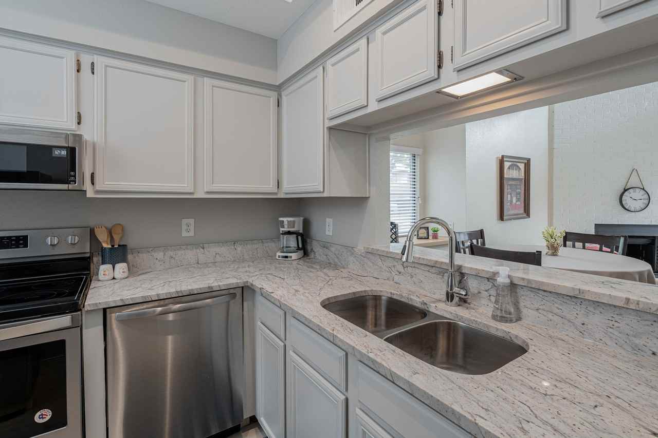 Royal Lane 9910 - Photo 6 of 34