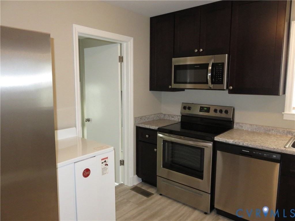 1909 S Battery Dr - Photo 7 of 20