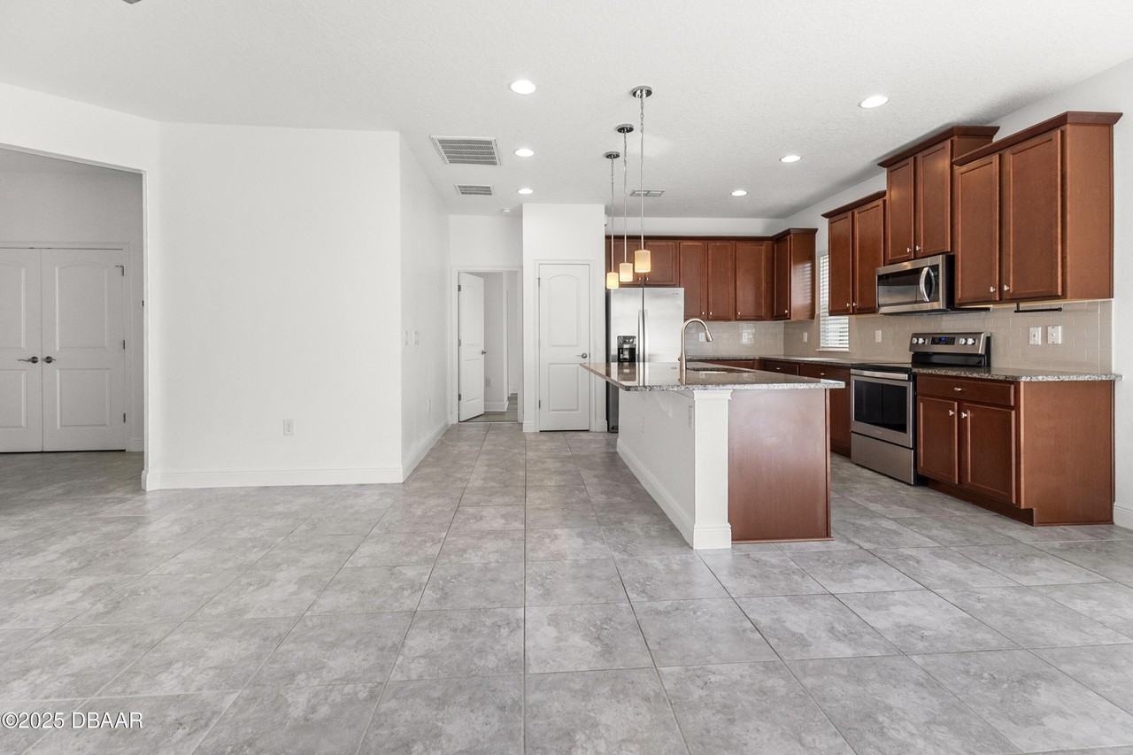 5640 Estero Loop - Photo 7 of 31