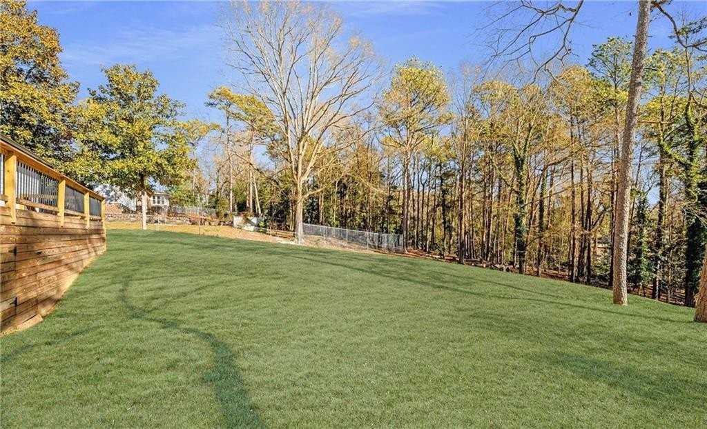 537 Stillwood Dr - Photo 5 of 32