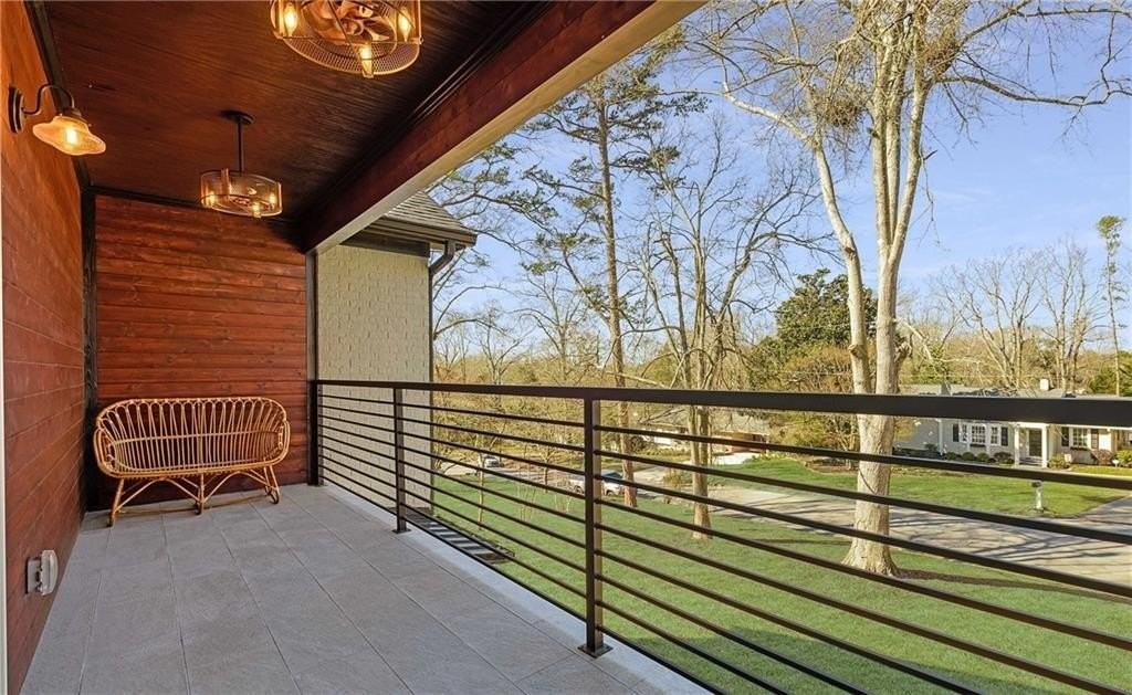 537 Stillwood Dr - Photo 6 of 32