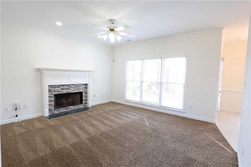 1056 Oak Hollow Ct - Photo 7 of 30